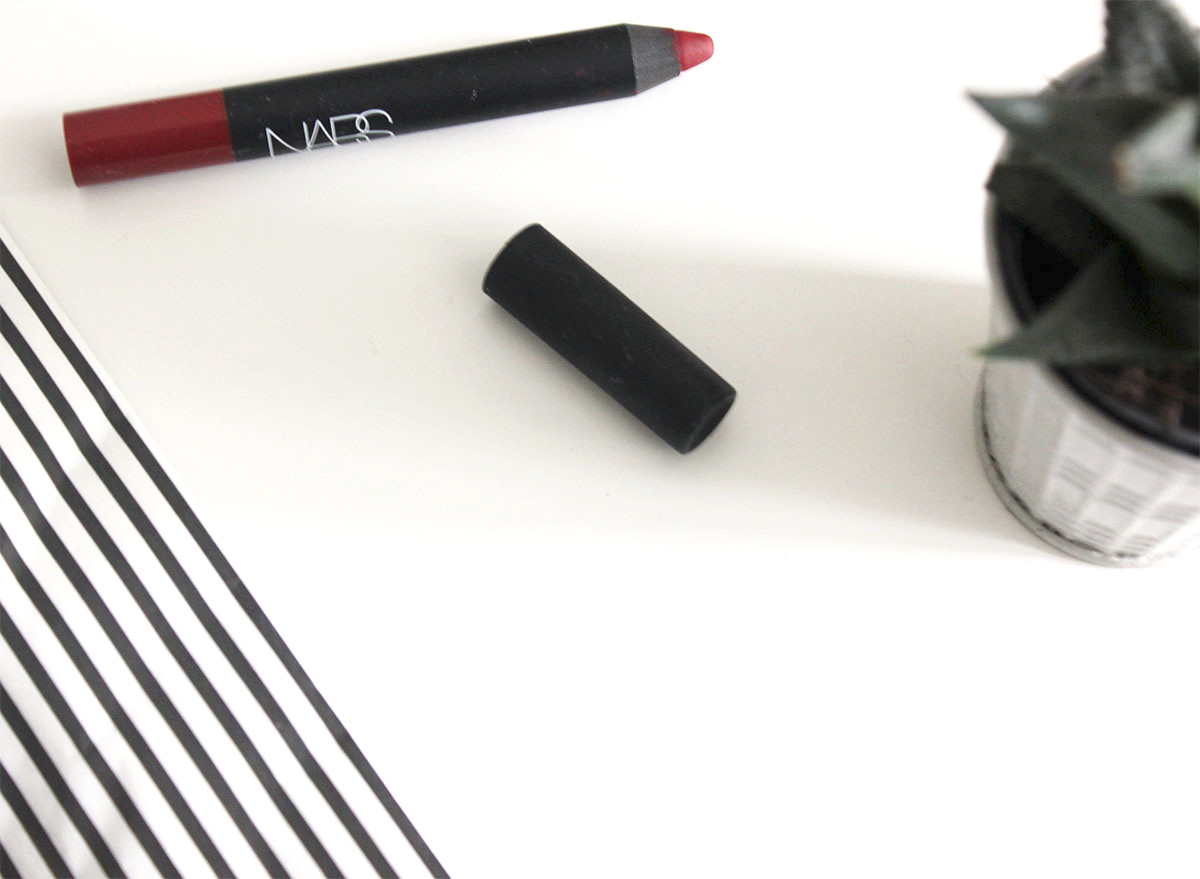 NARS Velvet Matte Lip Pencil in Consuming Red